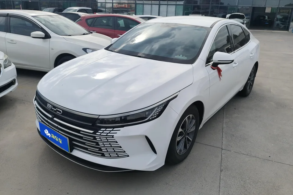 BYD Destroyer 05 Destroyer 05 Glory Edition DM-i 55KM Luxury 2024 — photo 1, buy with delivery to Moscow