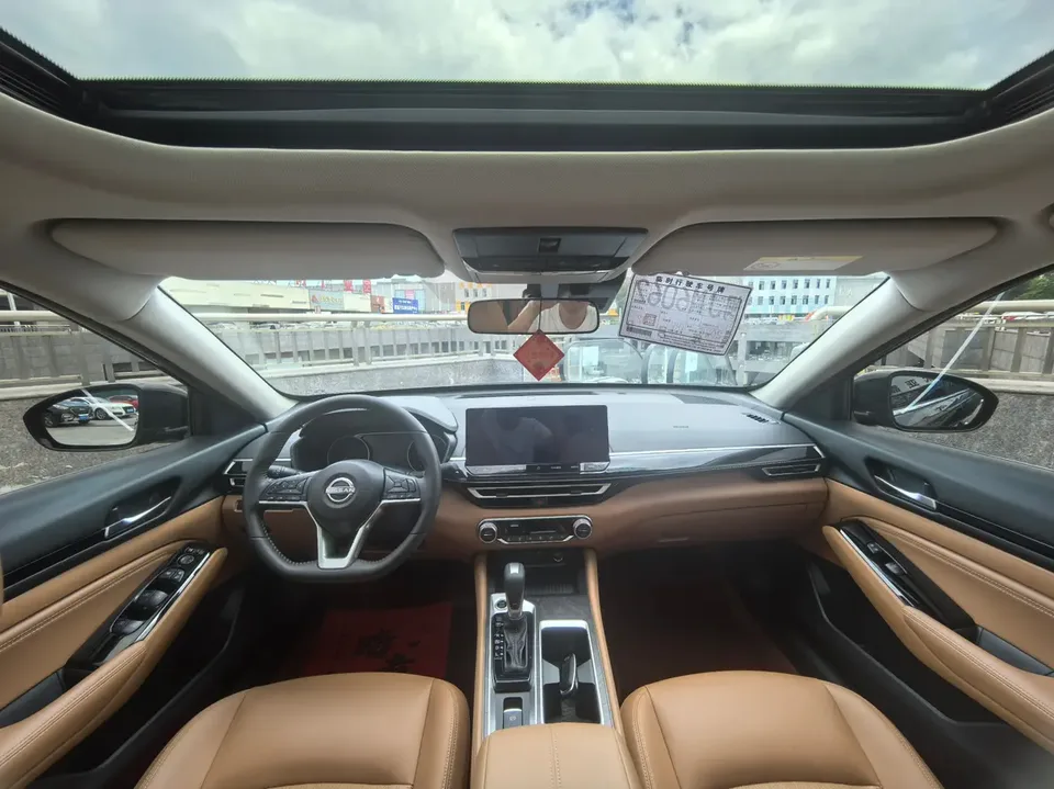 Nissan Altima Sound of nature 2.0L XL-TLS Enjoy Edition 2025 — thumbnail 2