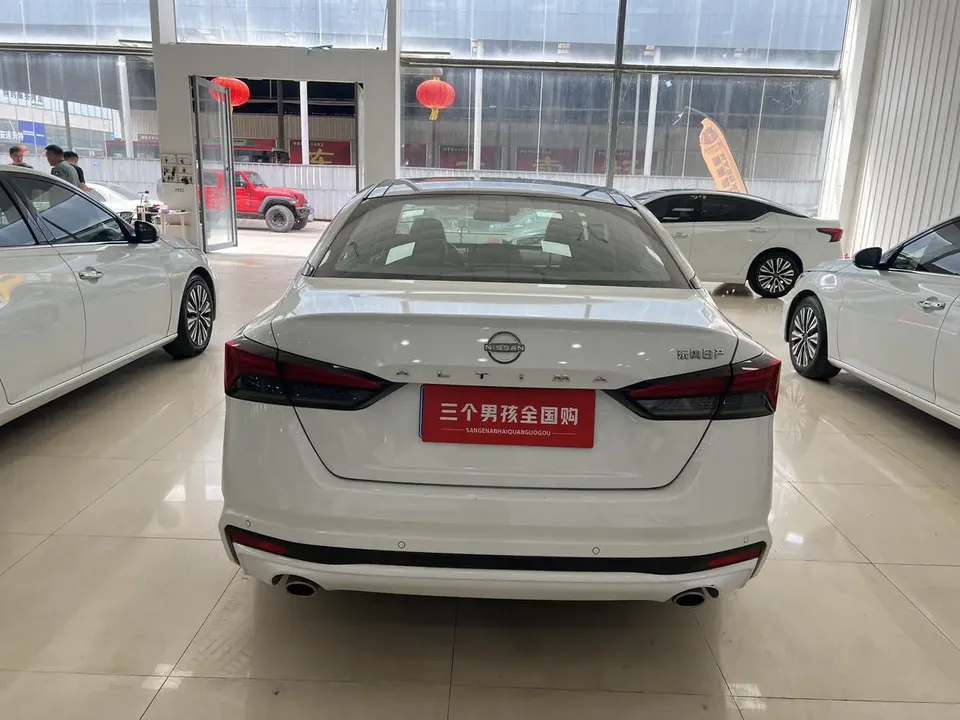 Nissan Altima Sound of nature 2.0L XE Pure Edition 2022 — thumbnail 2
