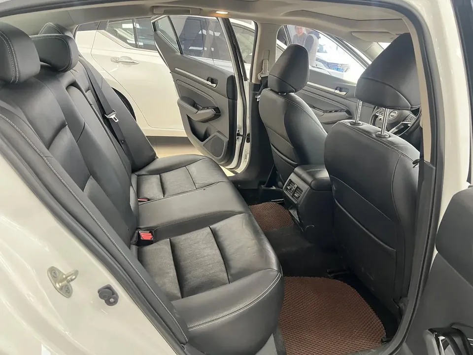 Nissan Altima Sound of nature 2.0L XE Pure Edition 2022 — thumbnail 3