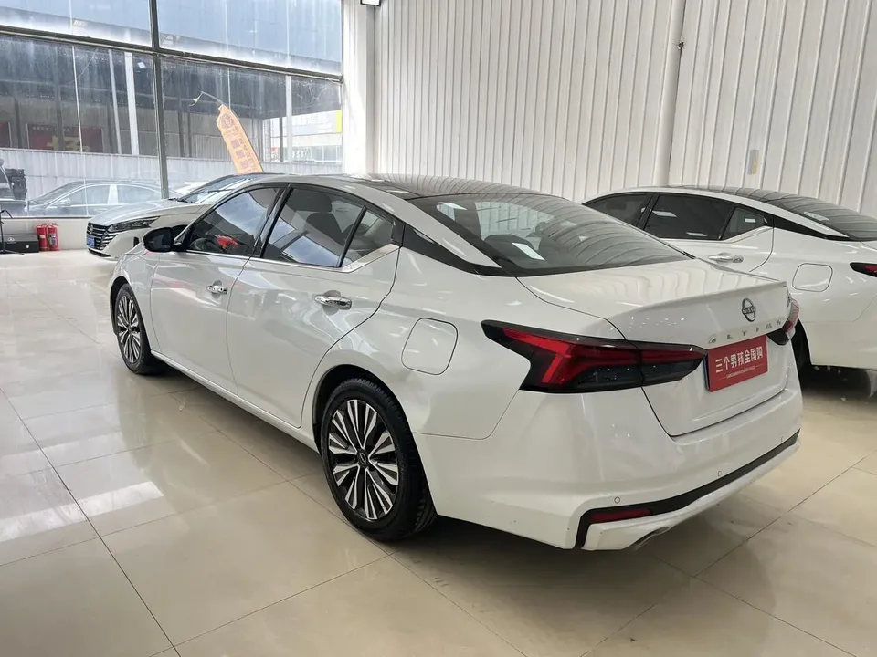 Nissan Altima Sound of nature 2.0L XE Pure Edition 2022 — thumbnail 4