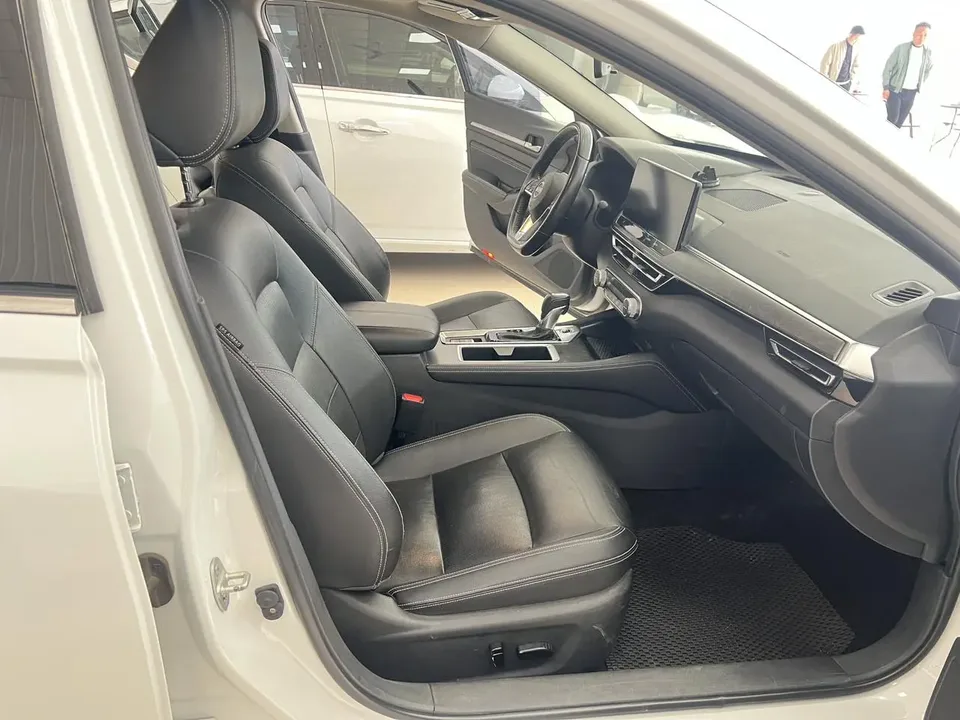 Nissan Altima Sound of nature 2.0L XE Pure Edition 2022 — thumbnail 5