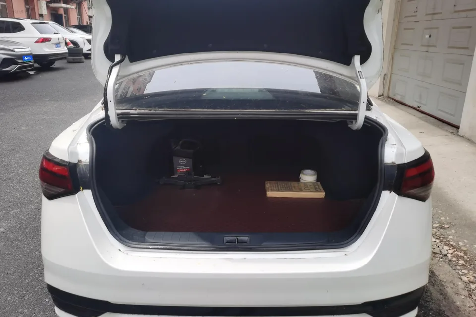 Nissan Sylphy Sylphy 1.6L CVT Enjoy Edition 2023 — миниатюра 5