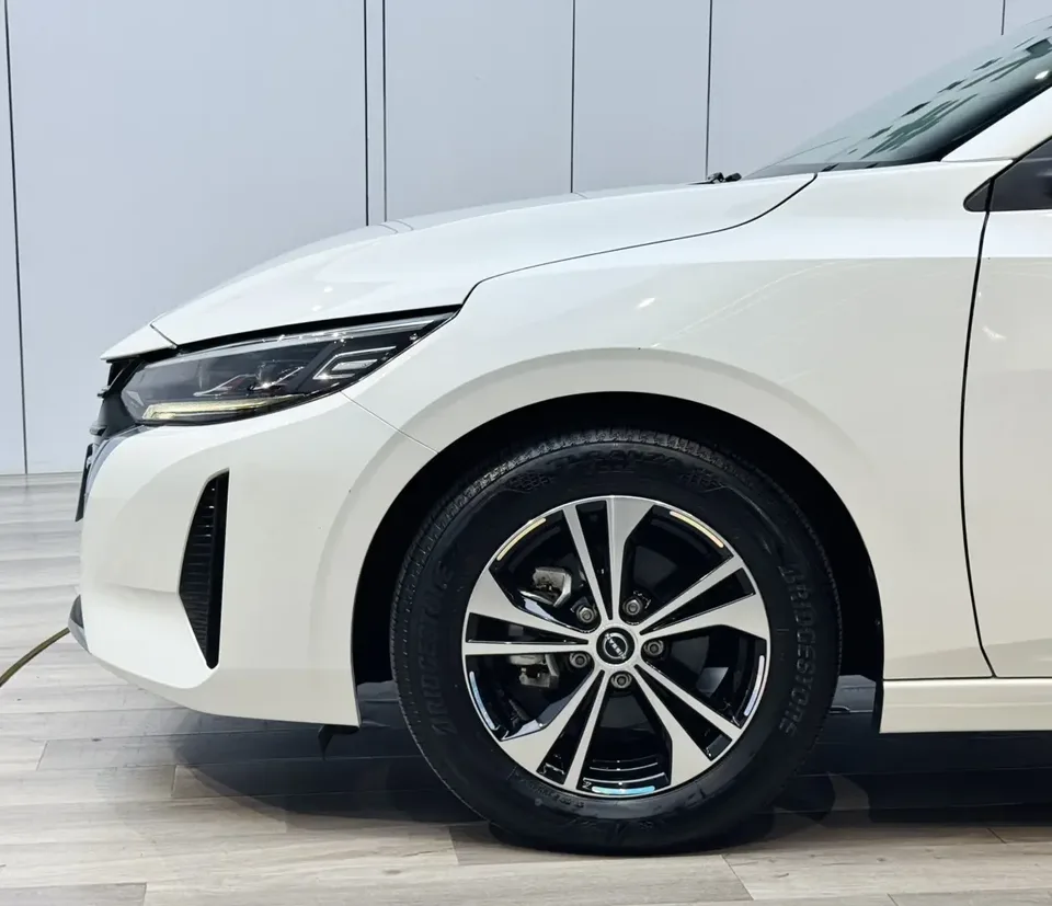 Nissan Sylphy Sylphy Sylphy 2023 facelift 1.6L CVT Enjoy Edition 2023 — thumbnail 3