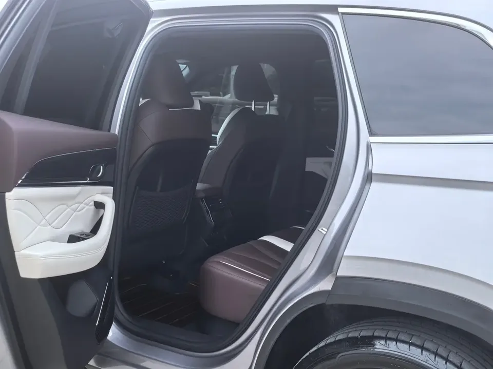 Geely Monjaro Xingyue L Xingyue L 2024 2.0TD High Power Automatic 2WD Skyline Edition 2024 — thumbnail 5