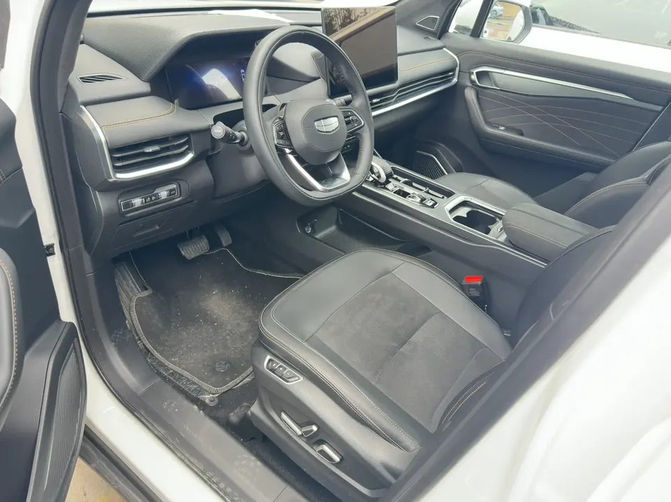 Geely Okavango Haoyue L 2.0TD DCT Premium 2025 — thumbnail 4