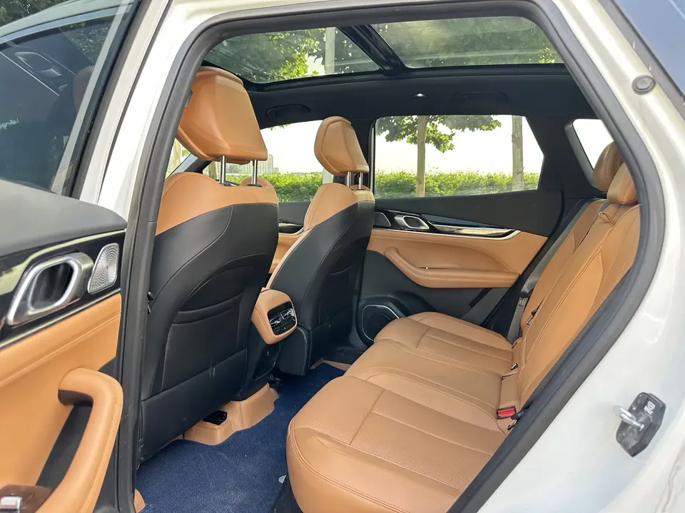Geely Atlas L Boyue L Fourth generation 1.5TD DCT Sanhe 2025 — thumbnail 3