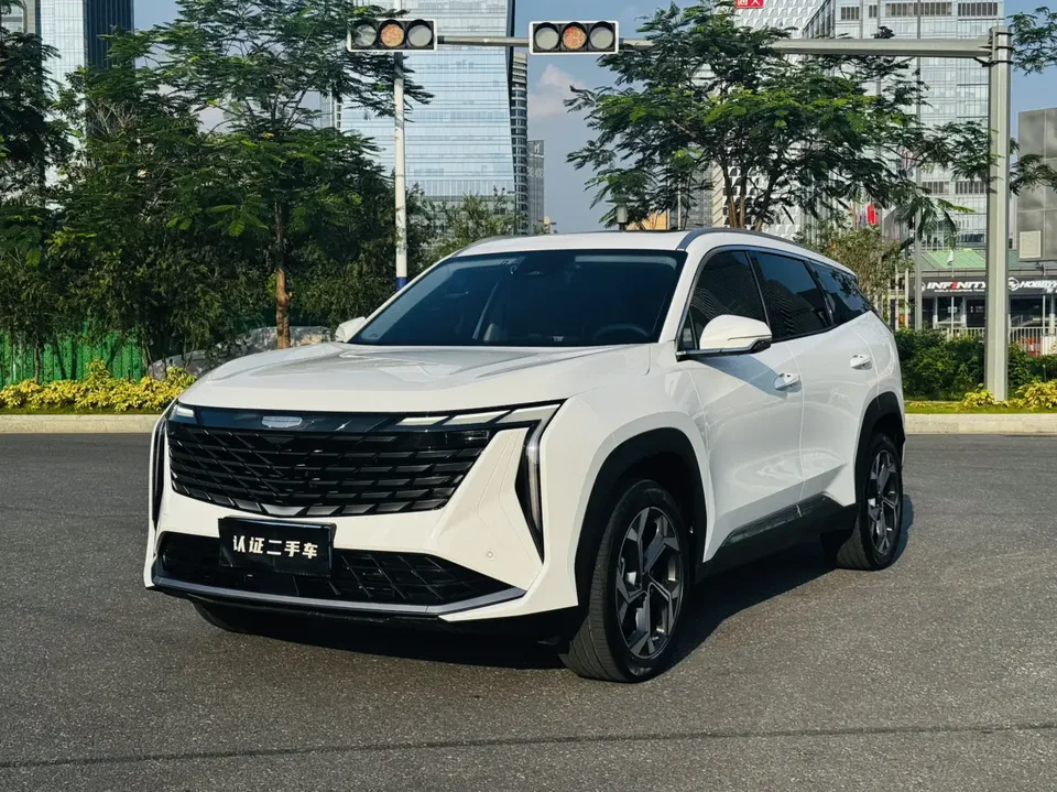 Geely Atlas L Boyue L 1.5TD DCT Premium Edition 2024 — photo 1, buy with delivery to Moscow
