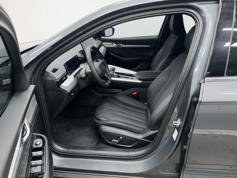 Geely Preface Xing Rui 1.5T Dongfangyao Jinghong Edition+ 2025 — thumbnail 5