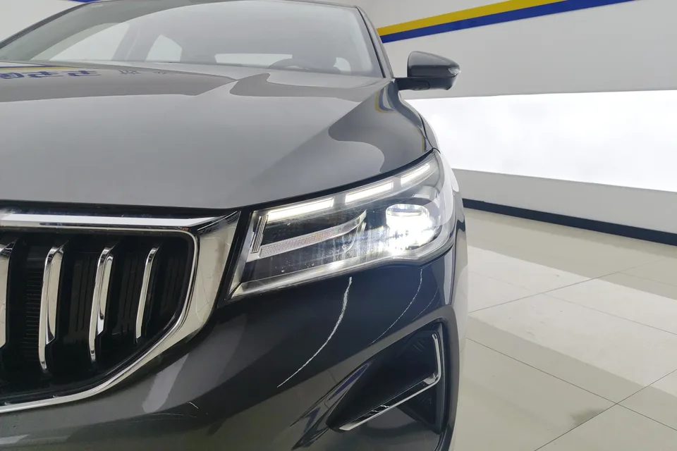 Geely Emgrand Emgrand Emgrand 2025 4th Generation 1.5L CVT Premium Edition 2025 — thumbnail 2