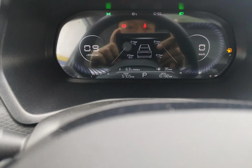 Geely Emgrand Emgrand Emgrand 2025 4th Generation 1.5L CVT Premium Edition 2025 — thumbnail 4