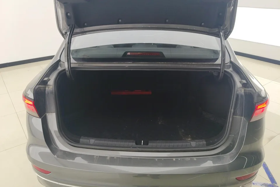 Geely Emgrand Emgrand Emgrand 2025 4th Generation 1.5L CVT Premium Edition 2025 — thumbnail 5