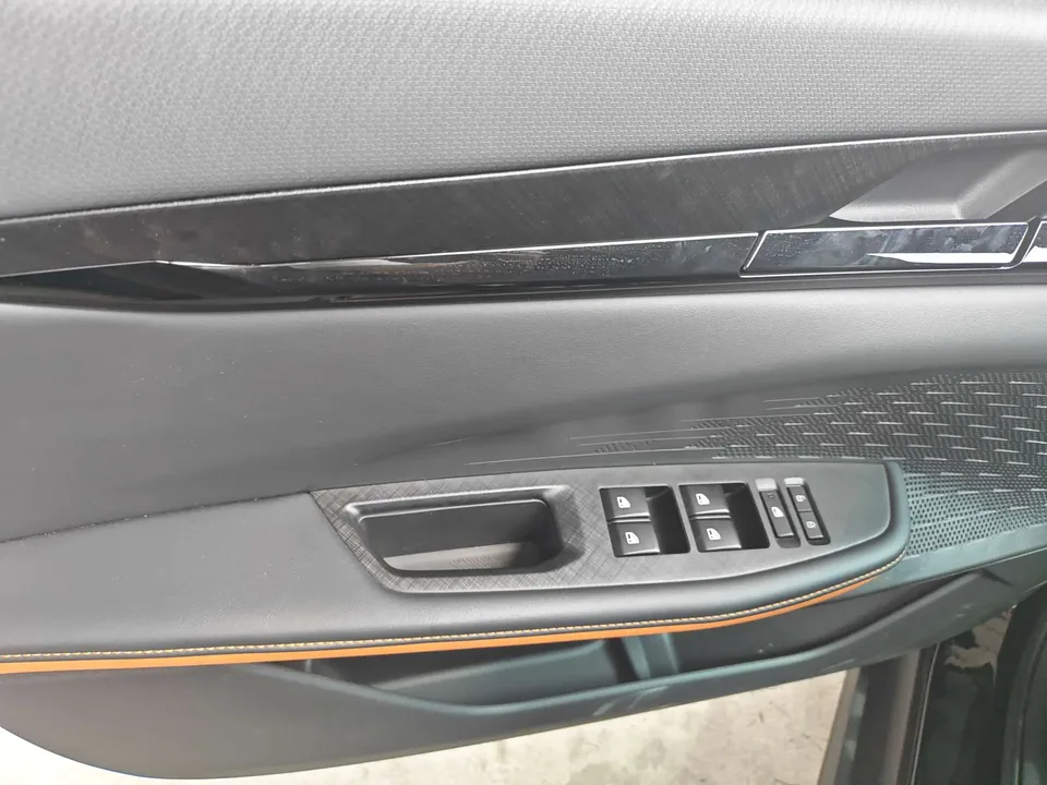 Changan UNI-V UNI-V 1.5T High Energy Edition 2024 — thumbnail 3