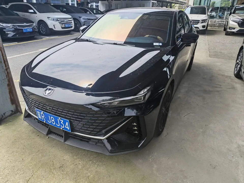 Changan UNI-V UNI-V 1.5T High Energy Edition 2024 — photo 1, buy with delivery to Moscow