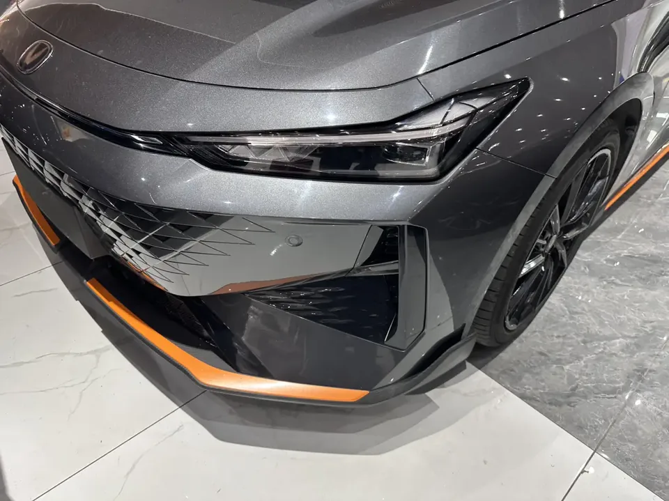 Changan UNI-V UNI-V 1.5T Premium Sports Edition 2024 — thumbnail 2