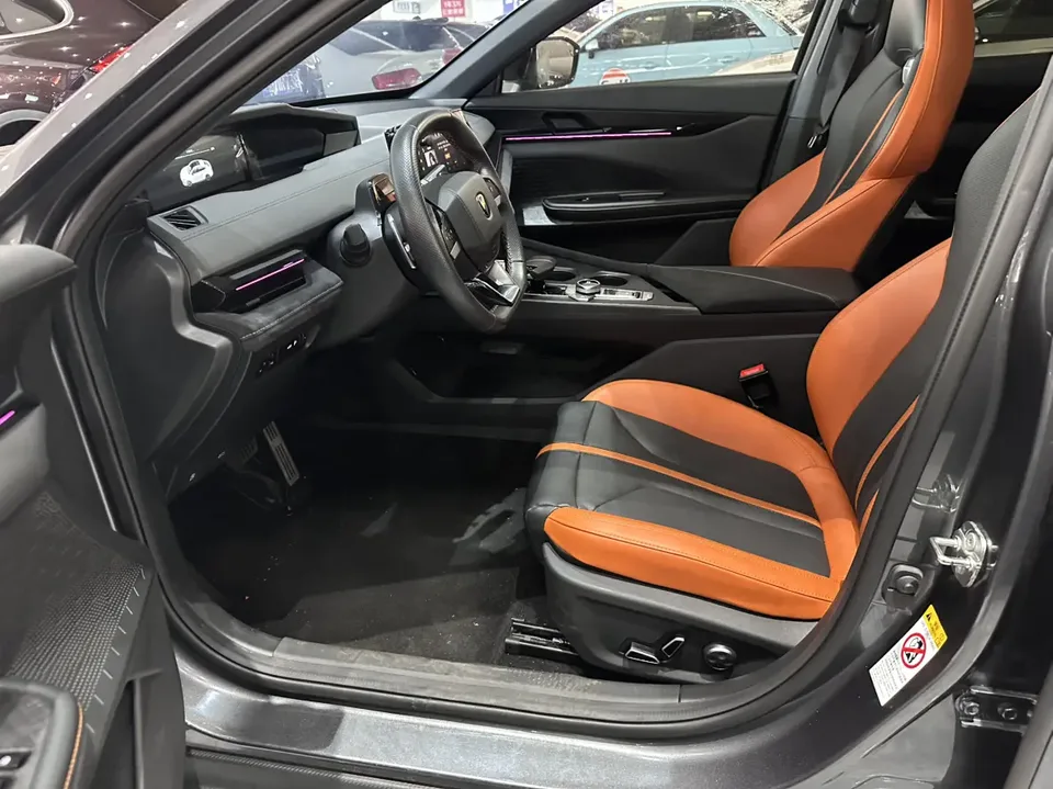Changan UNI-V UNI-V 1.5T Premium Sports Edition 2024 — thumbnail 4