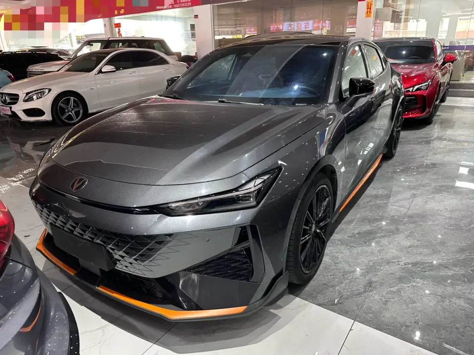 Changan UNI-V UNI-V 1.5T Premium Sports Edition 2024 — photo 1, buy with delivery to Moscow