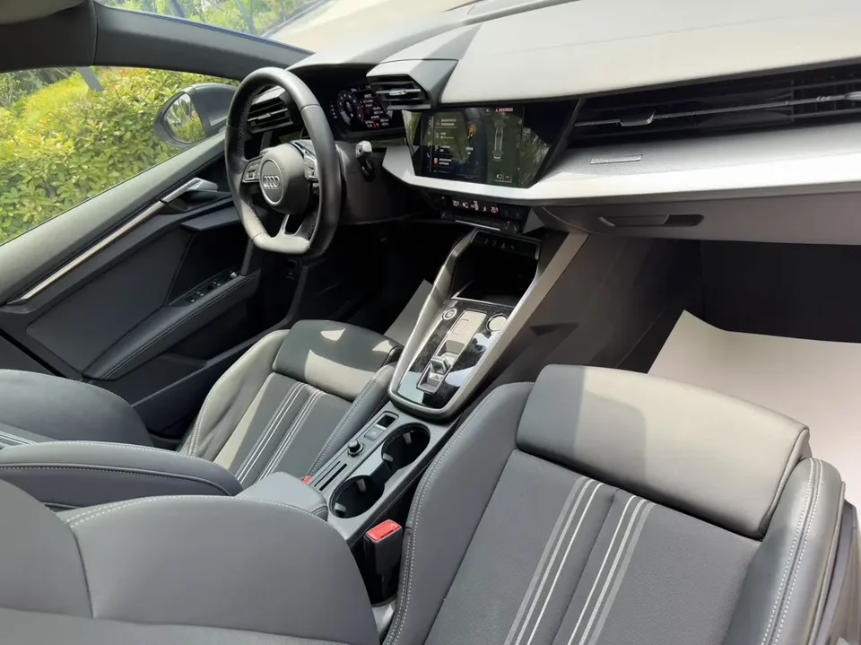 Audi A3 A3 facelift Sportback 35 TFSI stylish and sporty 2023 — миниатюра 5