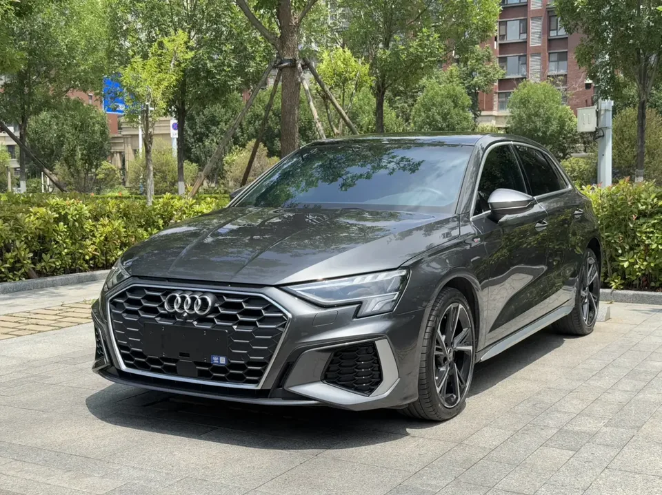 Audi A3 A3 facelift Sportback 35 TFSI stylish and sporty 2023 — фото 1, купить с доставкой в Москву