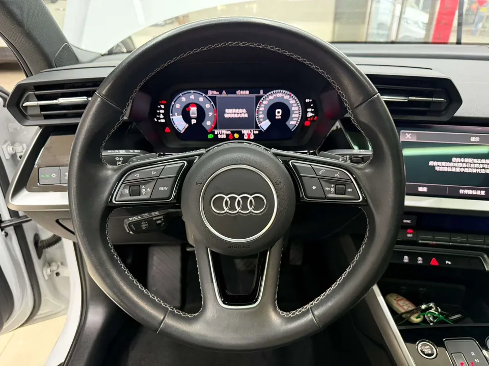 Audi A3 Audi A3 A3L Limousine 35 TFSI Stylish Sports 2023 — thumbnail 4