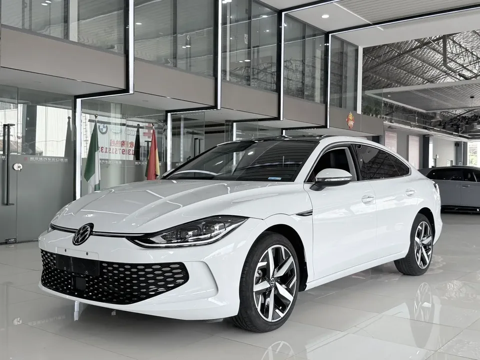Volkswagen Lamando Lingdu Lingdu Lingdu L 280TSI DSG Cool Edition 2022 — фото 1, купить с доставкой в Москву