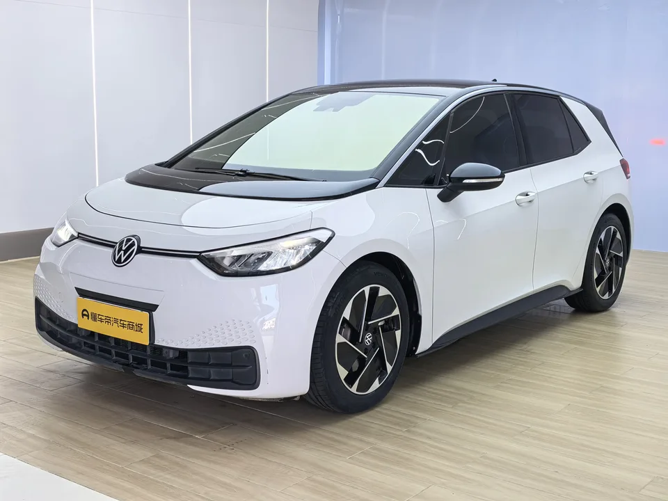 Volkswagen ID.3 Volkswagen ID.3 Pure Smart Edition 2024 — photo 1, buy with delivery to Moscow