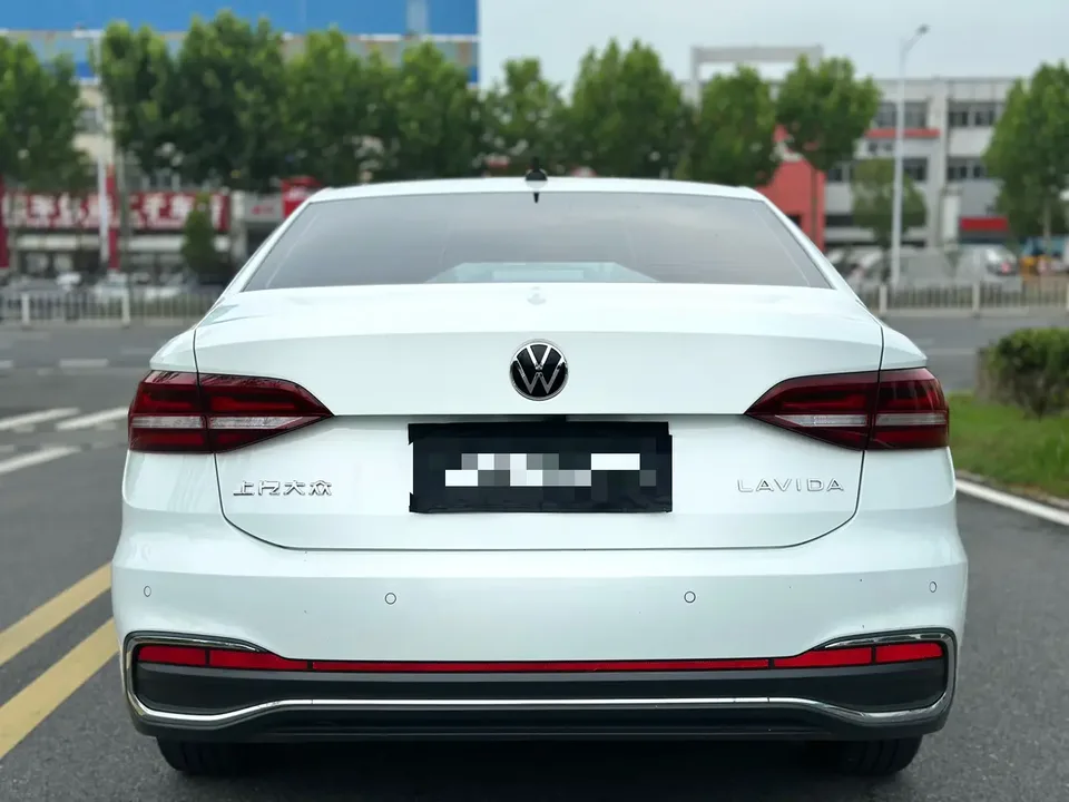 Volkswagen Lavida Lavida 2023 1.5L Automatic Fully Edition 2022 — thumbnail 2