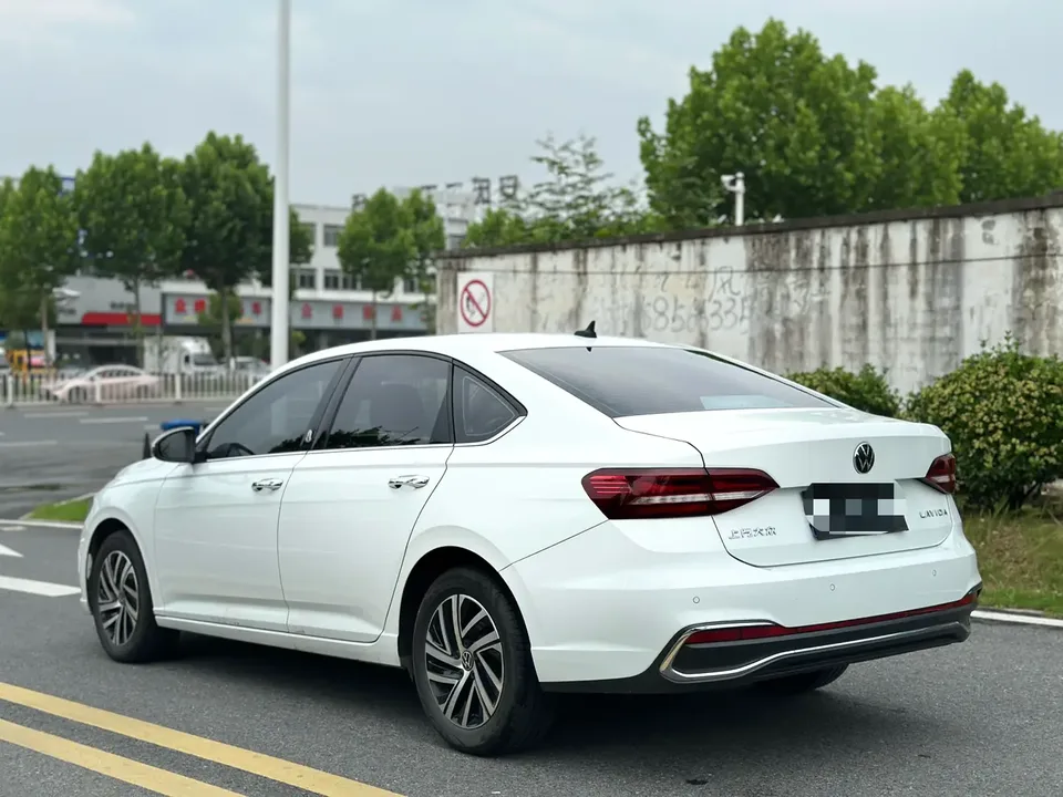 Volkswagen Lavida Lavida 2023 1.5L Automatic Fully Edition 2022 — thumbnail 4