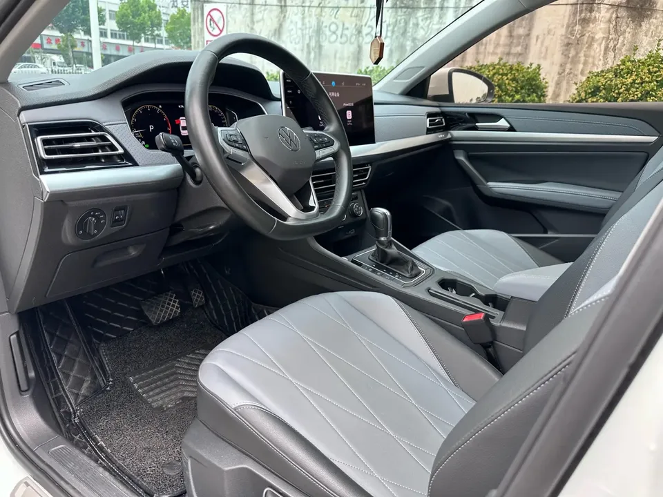 Volkswagen Lavida Lavida 2023 1.5L Automatic Fully Edition 2022 — thumbnail 5