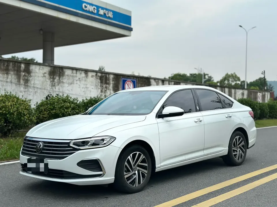 Volkswagen Lavida Lavida 2023 1.5L Automatic Fully Edition 2022 — photo 1, buy with delivery to Moscow