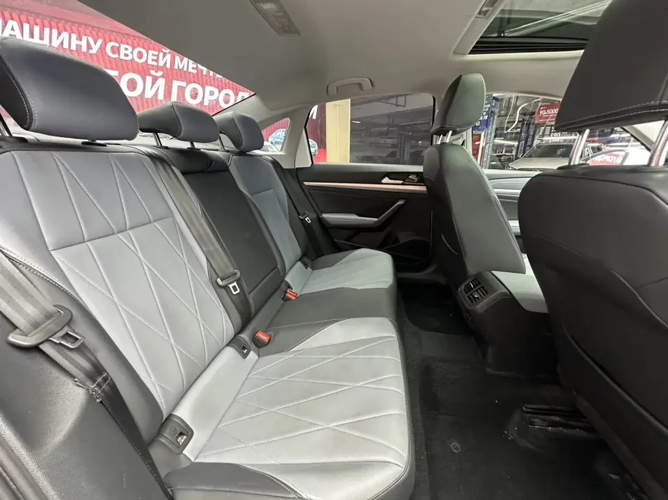 Volkswagen Lavida Lavida facelift 1.5L automatic 5 million version 2023 — thumbnail 5