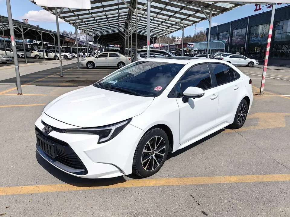 Toyota Levin Lei Ling Levin Hybrid 1.8L Luxury Edition 2024 — фото 1, купить с доставкой в Москву