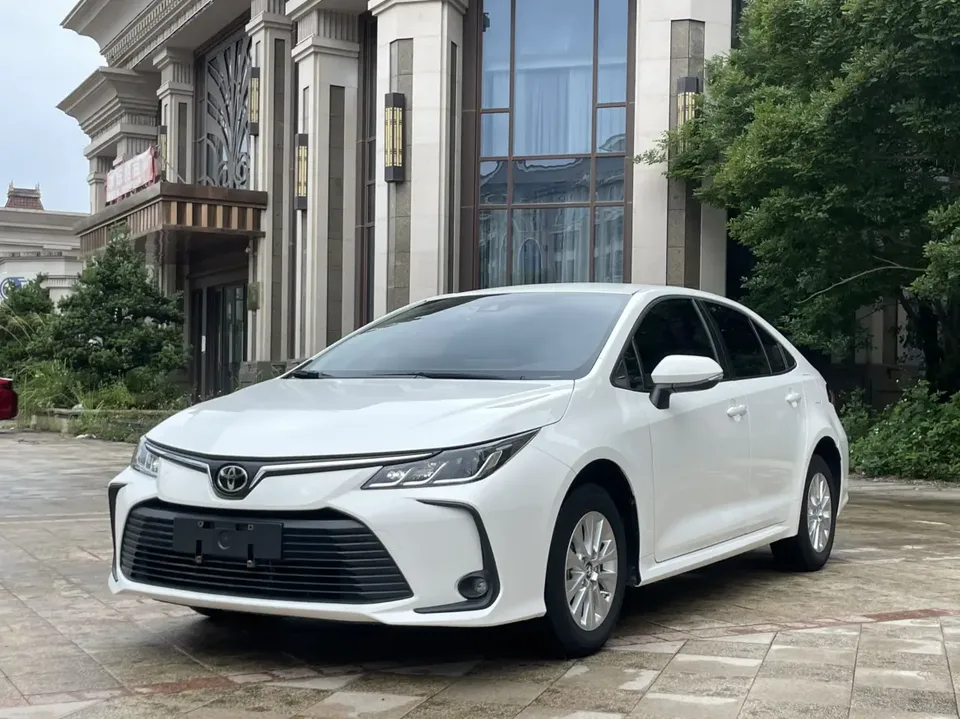 Toyota Corolla Corolla 1.2T S-CVT Pioneer PLUS Edition 2022 — photo 1, buy with delivery to Moscow