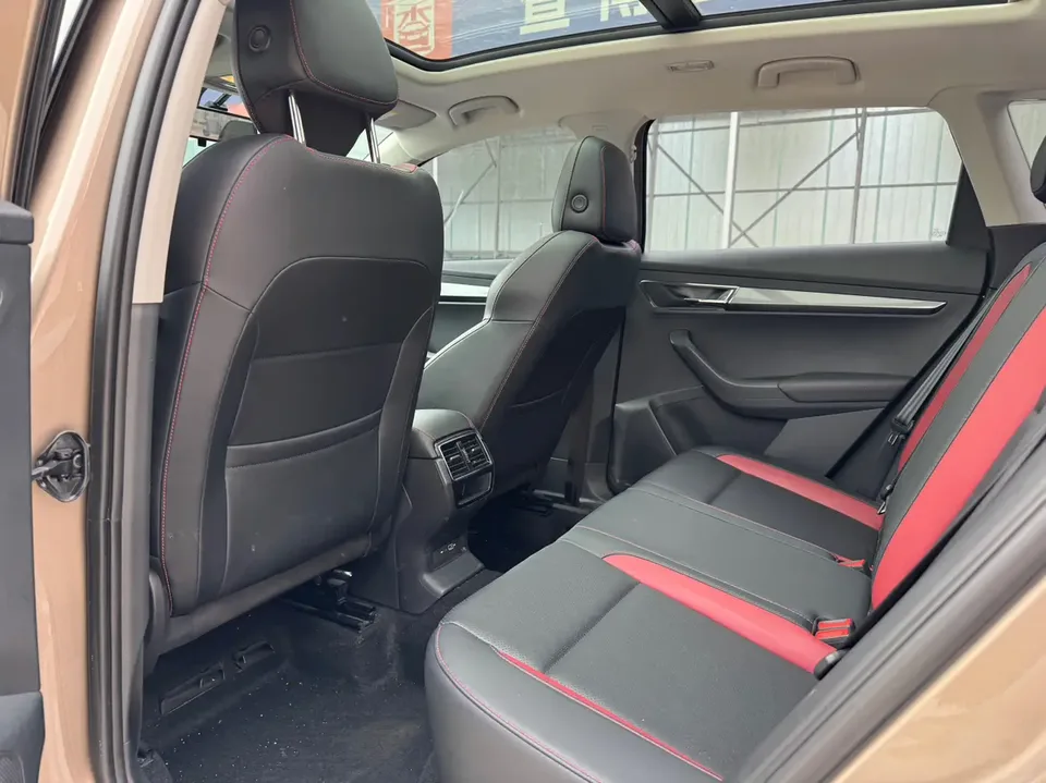 Skoda Karoq Korok TSI280 Luxury Edition 2022 — thumbnail 3