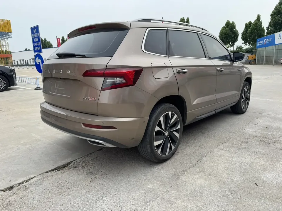 Skoda Karoq Korok TSI280 Luxury Edition 2022 — thumbnail 4