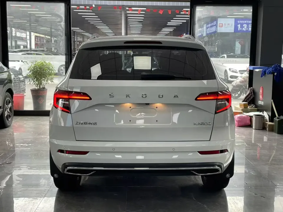 Skoda Karoq Korok 2023 TSI280 Luxury Edition 2023 — thumbnail 2