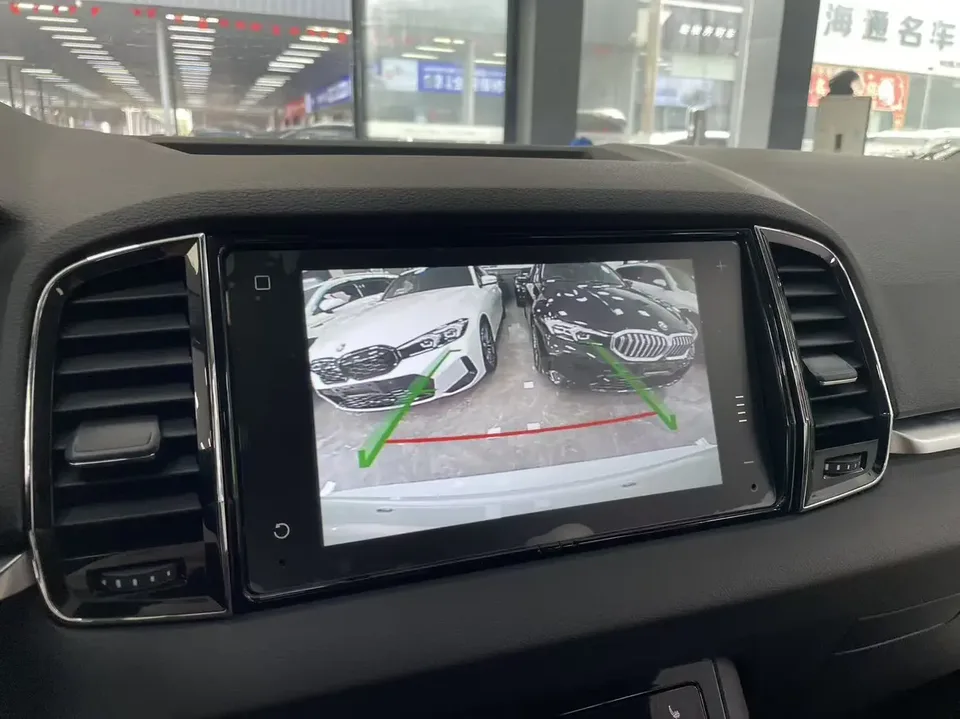 Skoda Karoq Korok 2023 TSI280 Luxury Edition 2023 — thumbnail 3