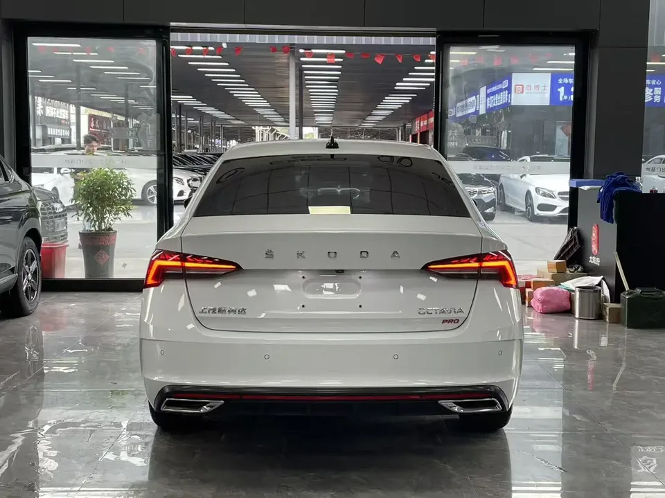 Skoda Octavia Octavia 2023 Modified PRO TSI280 DSG Premium Edition 2023 — thumbnail 2