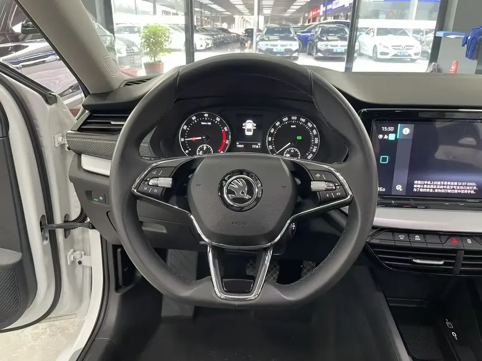 Skoda Octavia Octavia 2023 Modified PRO TSI280 DSG Premium Edition 2023 — thumbnail 4