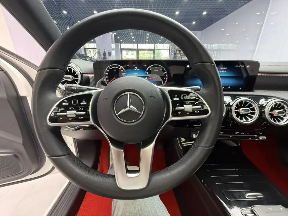 Mercedes-Benz Klasa A Mercedes Benz A Class Mercedes-Benz A-Class 2022 A 180 L Sports Sedan 2022 — thumbnail 4