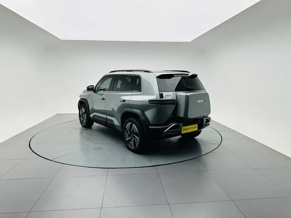 BYD Leopard Titanium 3 Titanium 3 501km Four-Wheel Drive Ultra Edition 2025 — thumbnail 2