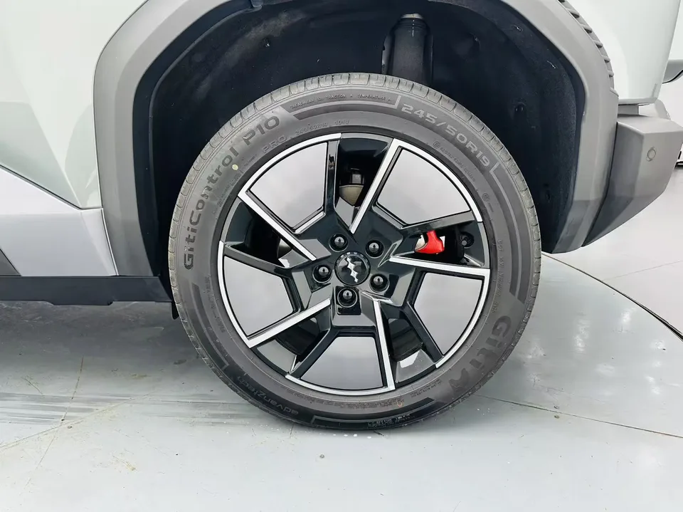 BYD Leopard Titanium 3 Titanium 3 501km Four-Wheel Drive Ultra Edition 2025 — thumbnail 3