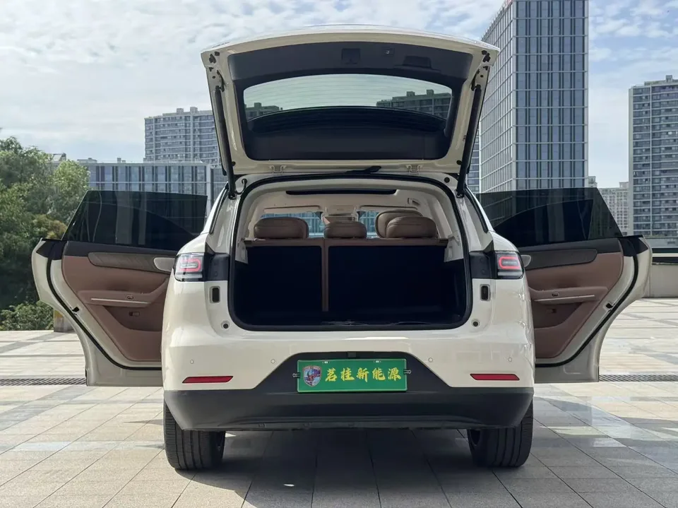 Leapmotor Zero running C11 Zero running C11 Leapmotor C11 2026 Pure Electric Edition 640 LiDAR Zhizun Edition 2026 — миниатюра 3