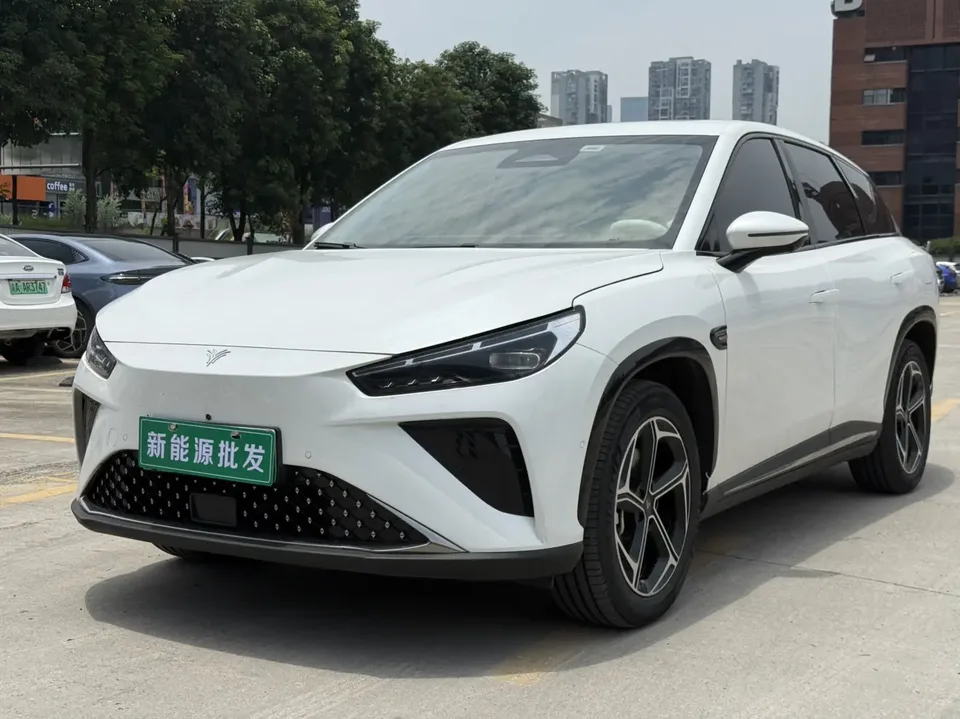 Hozon Neta L Nezha L Extended Range 310 Flash Charge Red Edition 2024 — фото 1, купить с доставкой в Москву