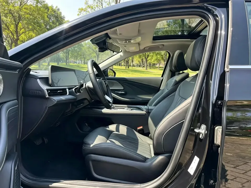 Chery Arrizo 8 Arrizo 8 1.6TGDI DCT Excellence Edition 2024 — thumbnail 3