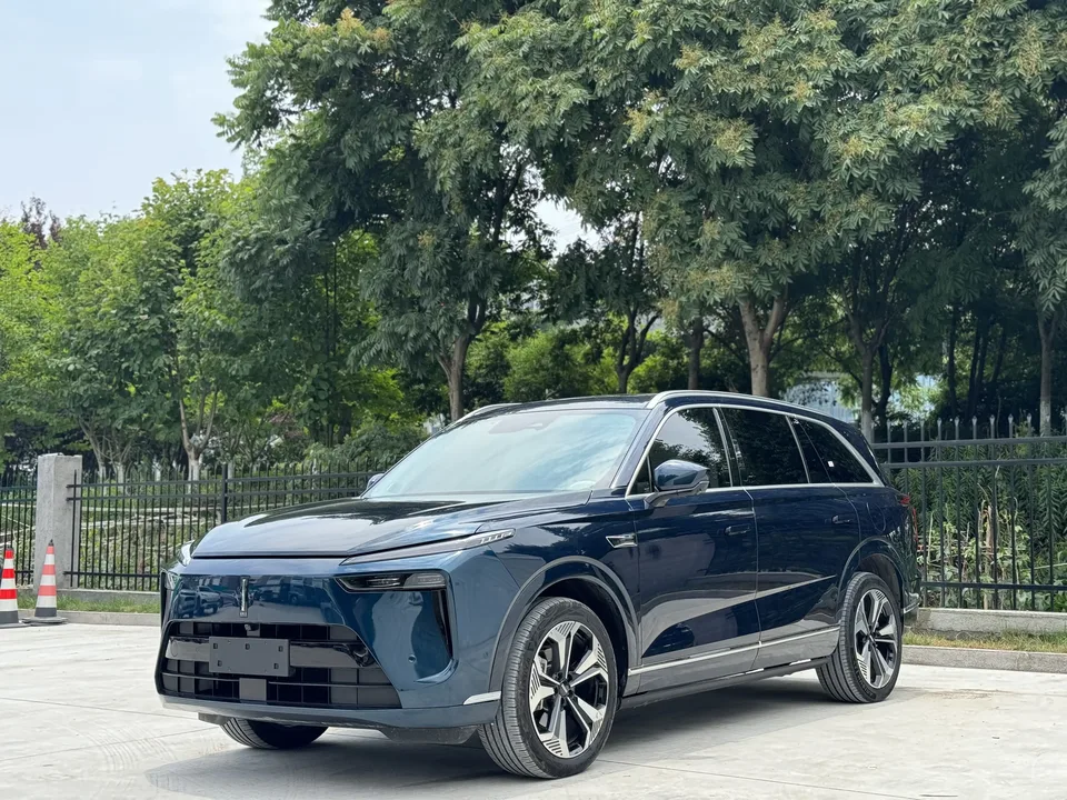 WEY Blue Mountain Blue Mountain four-wheel drive long-range version 2023 — photo 1, buy with delivery to Moscow