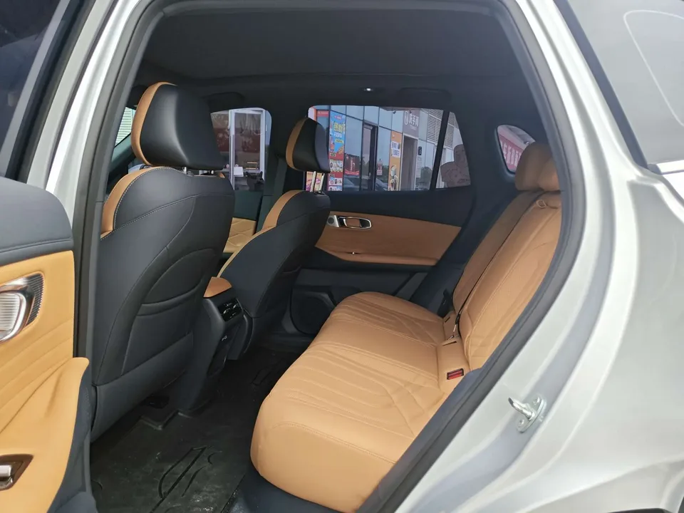 Geely Galaxy Starship 7 EM-i Galaxy Starship 7 EM-i 120KM Pilot Edition 2025 — thumbnail 3