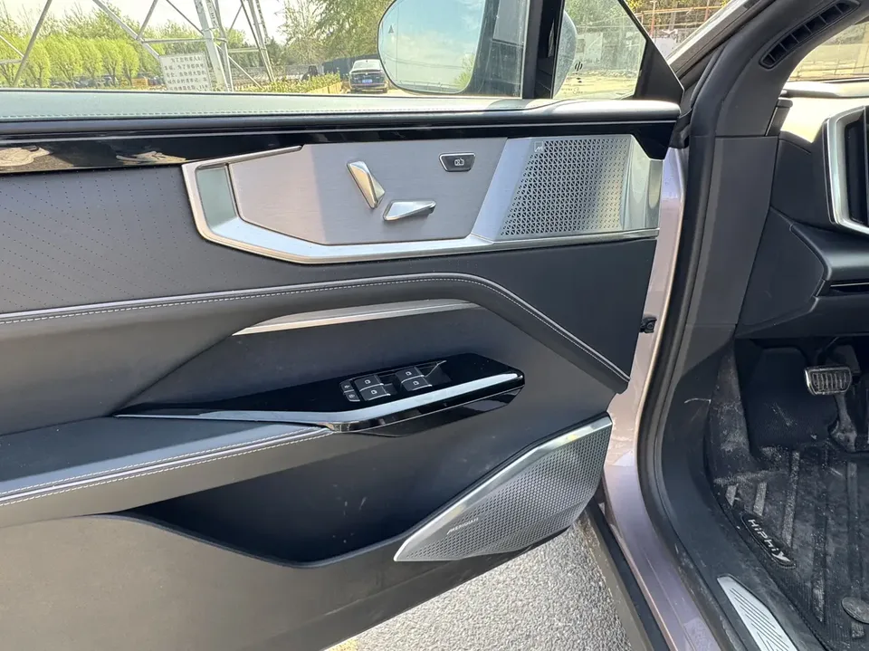 HiPhi Y HiPhi Y 560km Pioneer Edition 2023 — thumbnail 3
