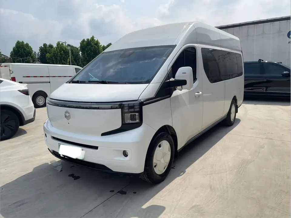 Changan Kaicene Changan Kaicheng V919 Changan Kaicheng V919 Speed Cab Long Wheelbase High Roof Smart 88kWh 6-seater 2025 — photo 1, buy with delivery to Moscow