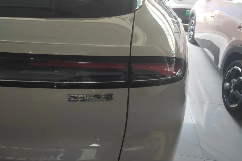 Baojun Yunhai EV Yunhai EV 500km pure electric version 2024 — thumbnail 2